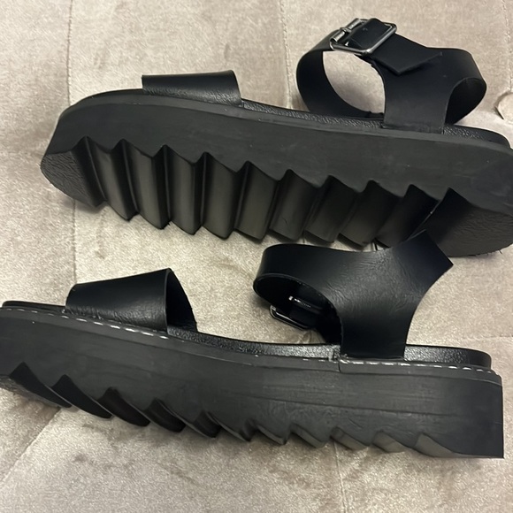 madden girl black driver adjustable strap, sandals, size 6.5, so comfy - Picture 5 of 8